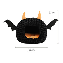 Cargar imagen en el visor de la galería, Cama cálida para mascotas Halloween Vampiro Diablo
